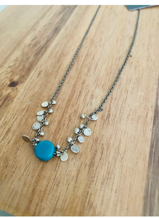 Little turquoise necklace with fine silver confetti paillettes